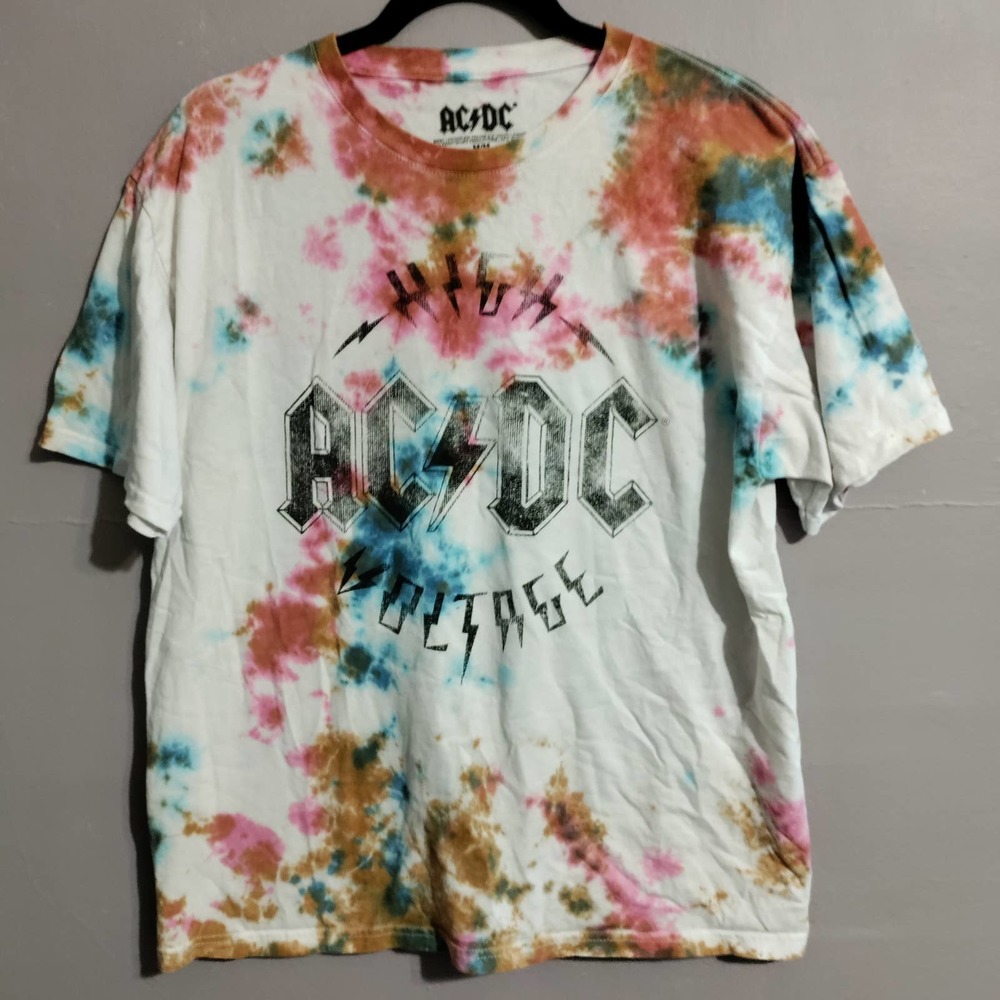 AC DC Tshirt Size Medium Men's 26" Long x 18" Wide Approx